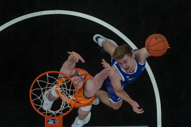 使他在对方 使他在对方